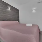 Апартаменты Beachfront Sea - Srzic *