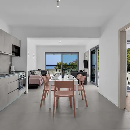 Beachfront Sea - Srzic